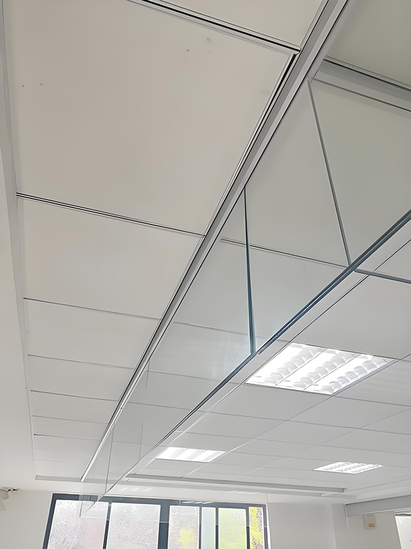 杂多玻璃杂多挡烟垂壁