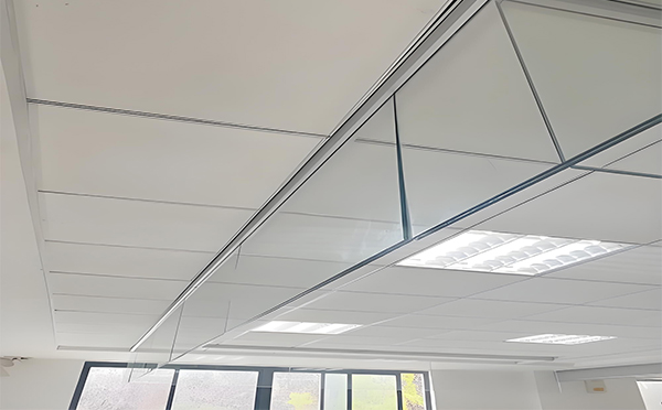 杂多玻璃挡烟垂壁