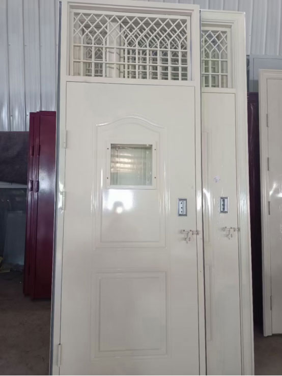 杂多学校教室门