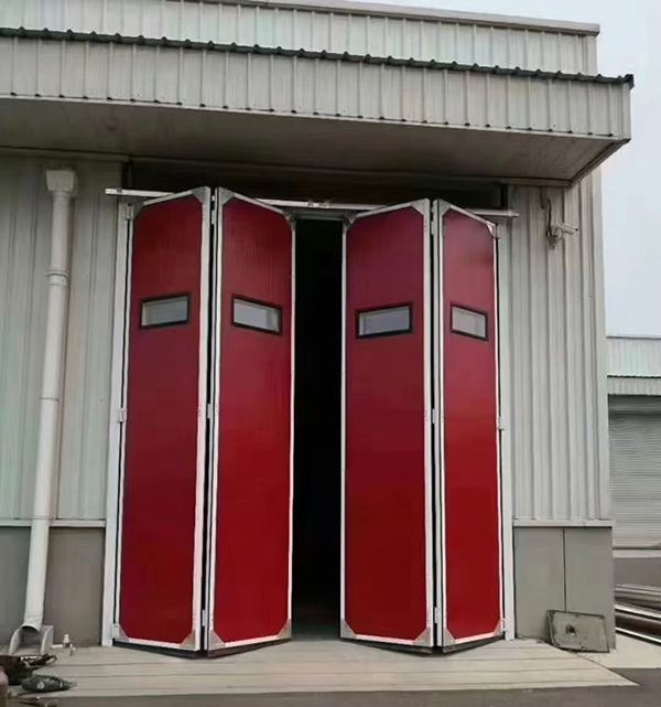 杂多工业折叠门在大型装配车间出入口的应用实例