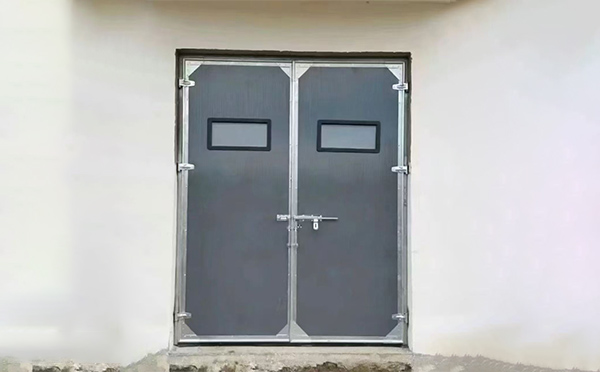 杂多工业门在高温作业区域的运行表现