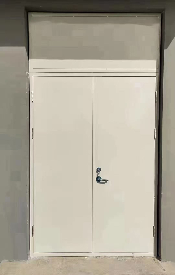 展览馆项目完成大跨度杂多防火门安装